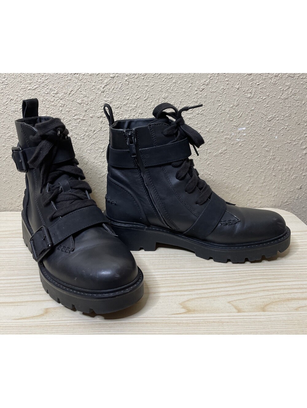 UGG Noe Combat Boots Womens Sz 10 Black Leather Buckle Zip Ankle Chunky Lug Sole